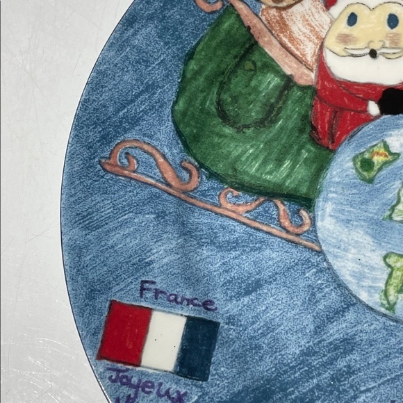 CHRISTMAS VILLAGE KIDS COLLECTION SANTA CLAUS COOKIE PLATE DESIGNED BY CHILD - Picture 4 of 7